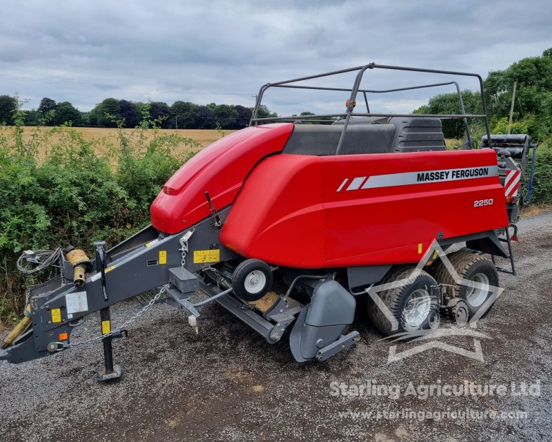 Massey Ferguson 2250 Baler