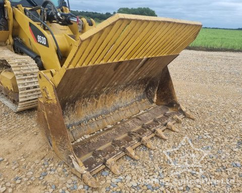 CAT 953D Tracked Loading Shovel