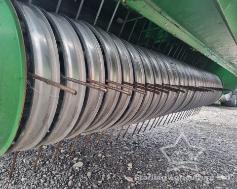 John Deere V451R Round Baler