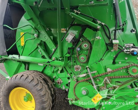 John Deere V451R Round Baler