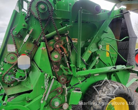 John Deere V451R Round Baler