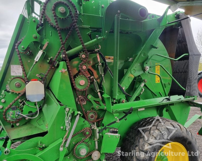 John Deere V451R Round Baler