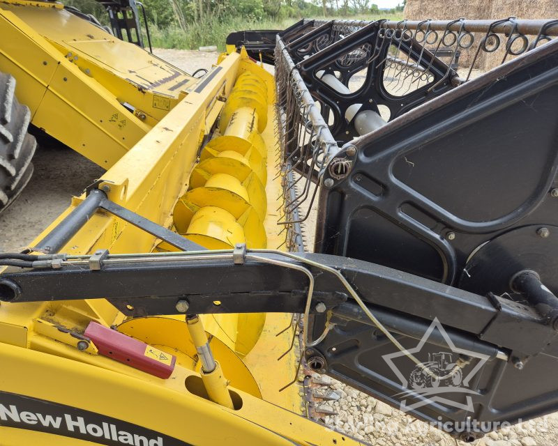 New Holland CX860 Combine