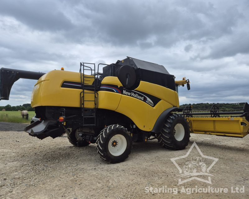 New Holland CX860 Combine