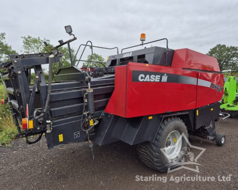 Case IH LBX 421 Baler