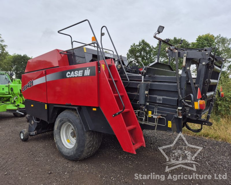 Case IH LBX 421 Baler