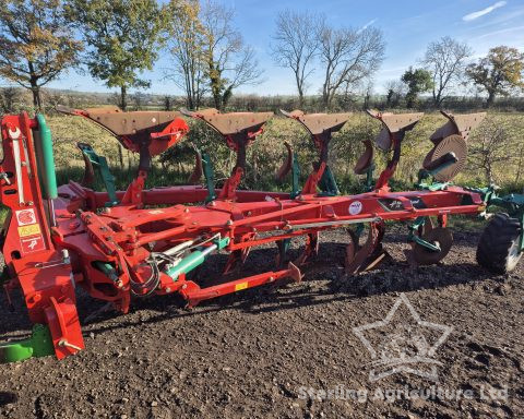 Kverneland LB 85 Furrow Plough