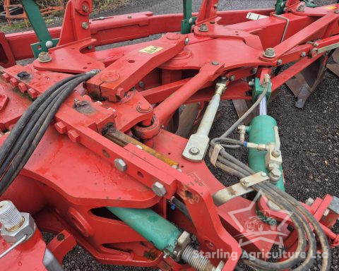 Kverneland LB 85 Furrow Plough