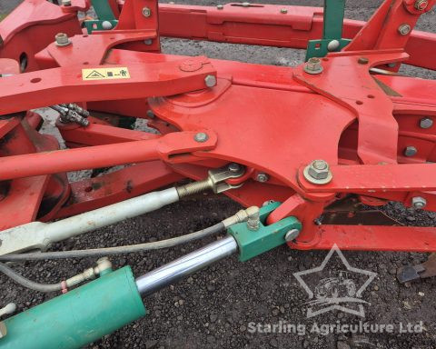 Kverneland LB 85 Furrow Plough