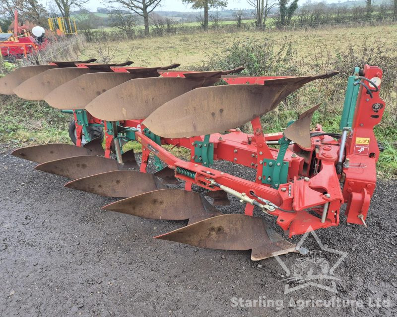 Kverneland LB 85 Furrow Plough