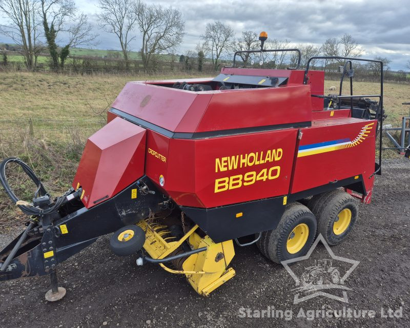 New Holland BB940 Baler