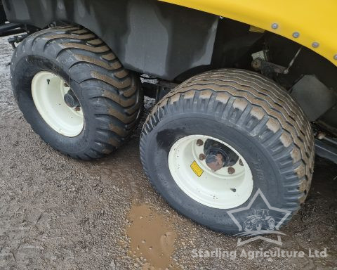 New Holland 1290 Baler