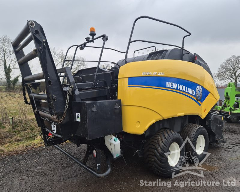 New Holland 1290 Baler