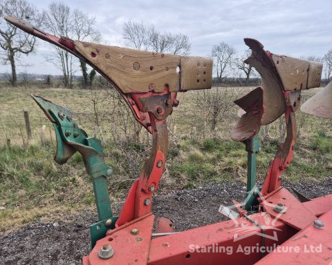 Kverneland LO85 7F Plough