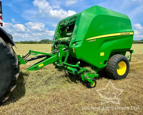 John Deere V451R Round Baler